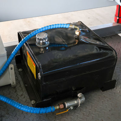 500mm直径のマニュホール 鉄製半トレーラー 油田輸送用タンクトラック