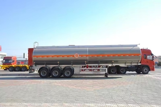 3軸燃料タンカー 半トレーラー 40000 42000 45000 50000 60000 リッター オイルタンク